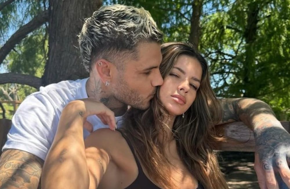 Mauro Icardi y la China Suárez se tatuaron previo a su blanqueo.