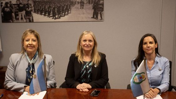 La ministra de Seguridad de la Nación, Alejandra Monteoliva, la vicegobernadora Hebe Casado y la ministra de Seguridad de Mendoza, Mercedes Rus.&nbsp;