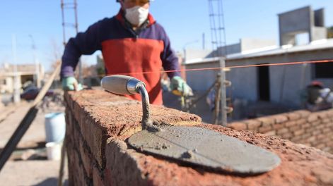 En los últimos cuatro años el costo de la construcción ha subido por encima de los salarios. Foto: José Gutiérrez / Los Andes