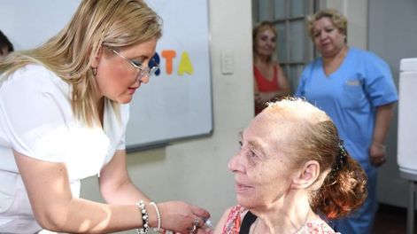 Mendoza comenzó hoy la vacunación antigripal 2025