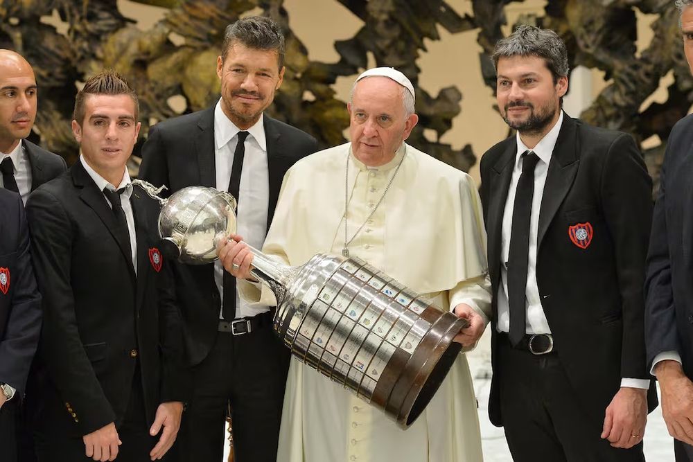 El Papa Francisco, un extraordinario golpe de marketing de San Lorenzo