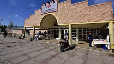 Junto al joven viajaba una acompañante que fue trasladada al Hopital Perrupato con politraumatismos.