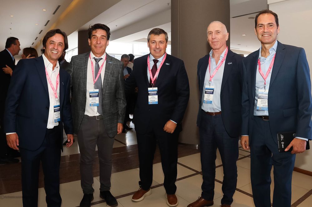 Santi Fernández Escobar, Gustavo Bernardi, Diego Cardama, Pedro Bugatti y Mauricio Badaloni.