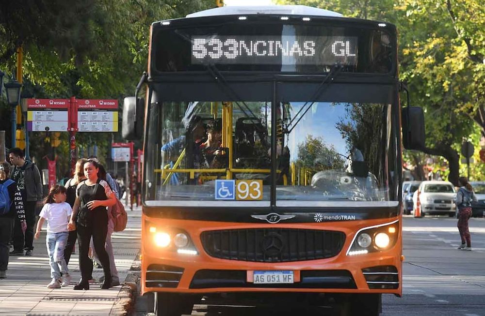 Se realizaron 327,6 millones de viajes (-18,1 % i.a.) mediante la tarjeta SUBE, que totalizaron $60 mil millones (20,5 % i.a.).Foto: José Gutierrez / Los Andes