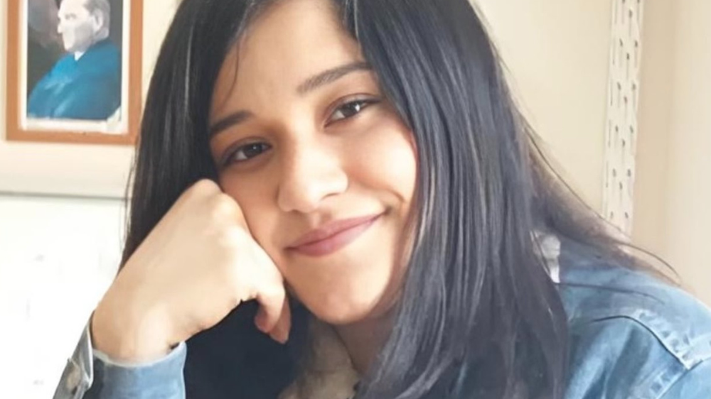 La joven turca, Berfin Özek, antes de ser agredida por su pareja