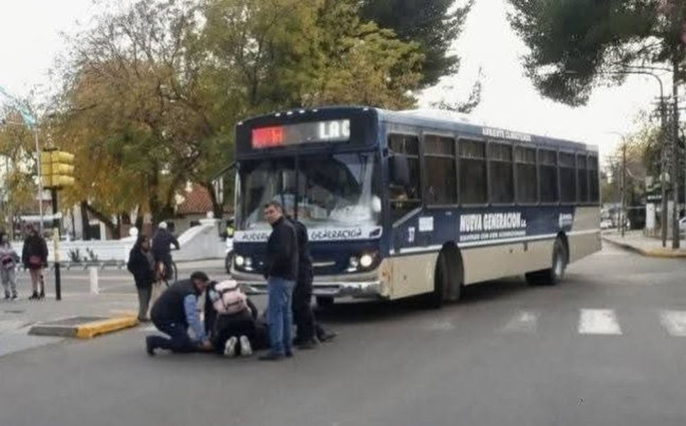Murió el peatón atropellado por un colectivo en pleno centro de San Martín.