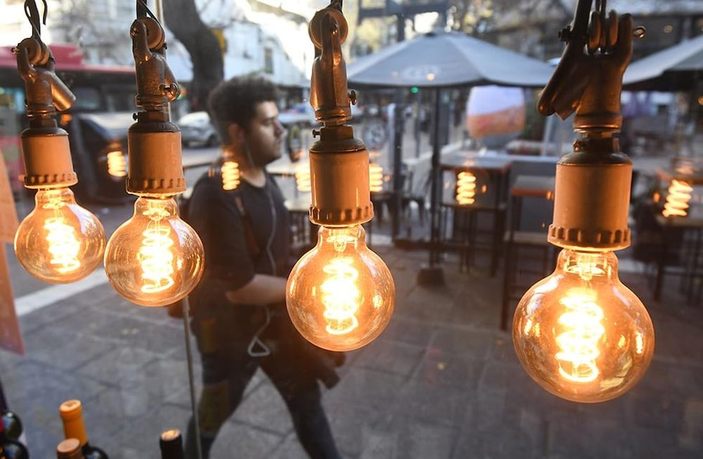 El formulario para solicitar un esquema de tarifas subsidiados para los servicios públicos desde este viernes se encuentra en la página https://www.argentina.gob.ar/subsidios Foto: José Gutierrez / Los Andes