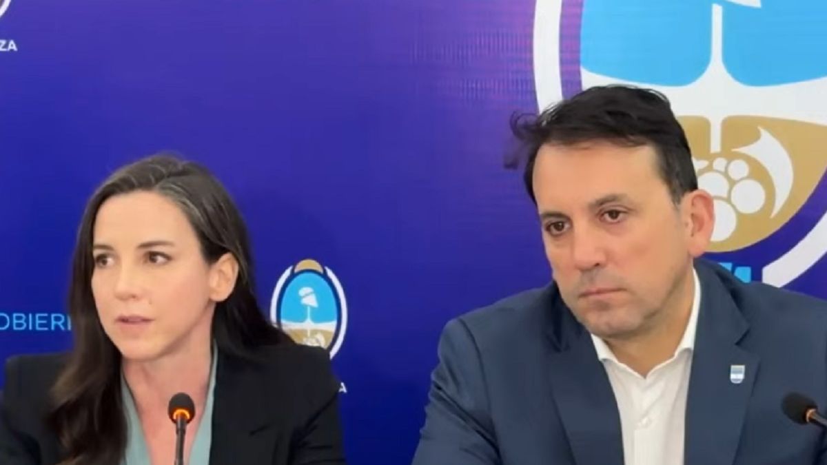 Amenazas en las escuelas: 25 menores con causas, más sanciones y baja de 1.200 videos de TikTok