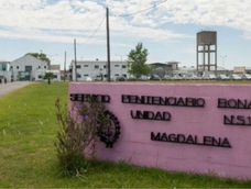 Detuvieron a 15 penitenciarios acusados de torturas y abusos sexuales a presas en un penal de Buenos Aires