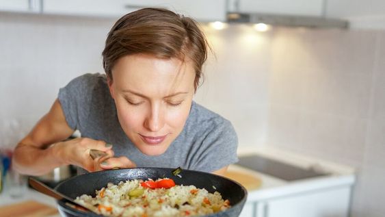 Horóscopo: los tres signos del zodíaco que la rompen cocinando