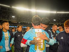 Enzo Fernández dejó un emotivo mensaje para Lionel Messi y Nicolás Otamendi tras la despedida de ambos de la Selección argentina.