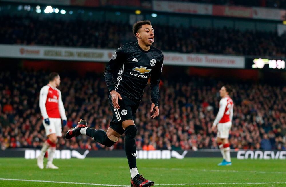 Manchester United derrotó a Arsenal y le metió presión al City