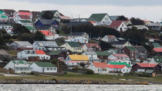 el gobierno de malvinas prohibio a los islenos usar starlink y amenazo con importantes multas