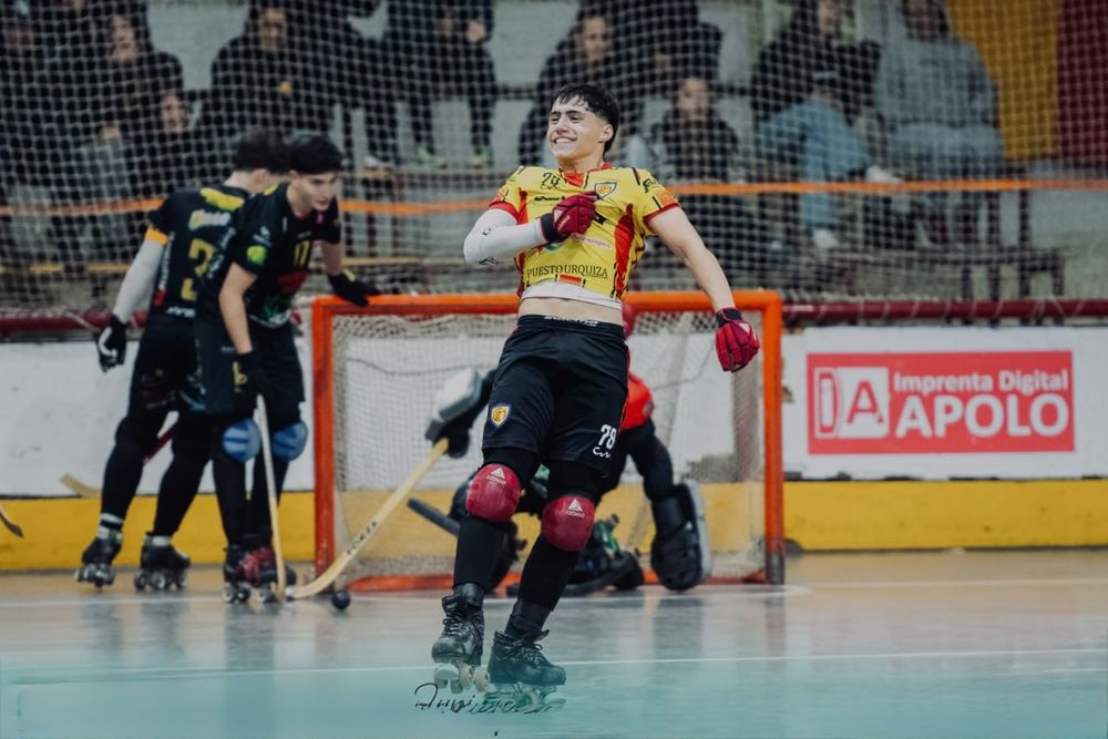 Hockey patín. Lucas Sottano jugando para Leonardo Murialdo