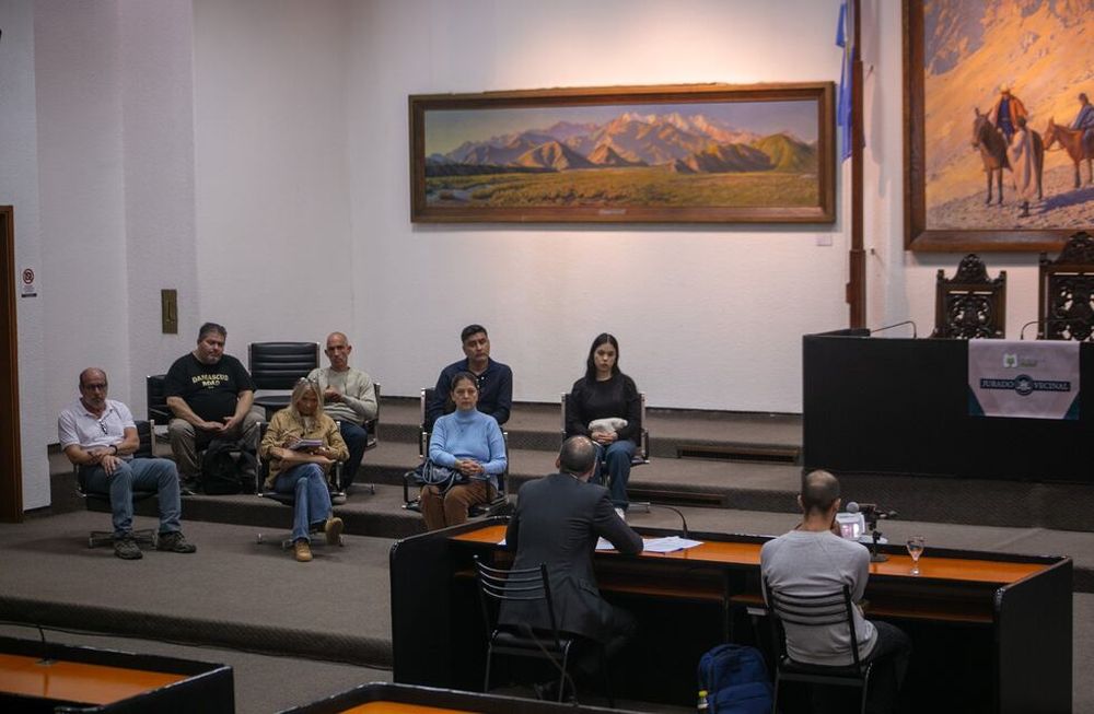 El Jurado Vecinal de la Ciudad de Mendoza tuvo su primera audiencia y sancionó a una persona que vandalizó el espacio público