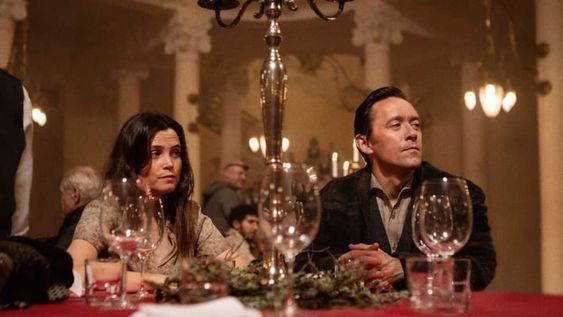 “El cadáver” en Netflix: conozcan a los padres más inútiles del posapocalipsis