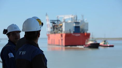 YPF anunció un acuerdo histórico y una inversión millonaria para GNL