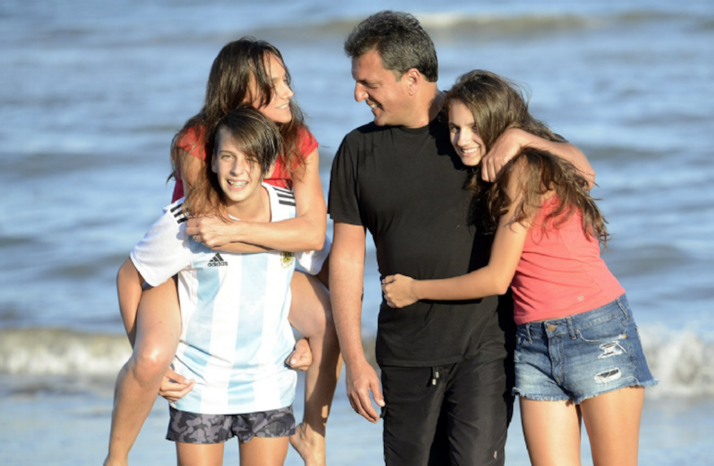 Sergio Massa y Malena Galmarini junto con sus hijos. Foto: Web