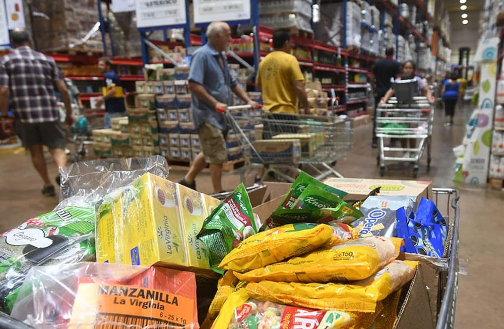 Las ventas en supermercados se concentran en alimentos, con menor participación de productos de limpieza y perfumería, indumentaria y electrodomésticos. Foto: José Gutierrez / Los Andes
