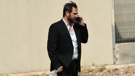 La fiscalía extrajo datos del teléfono, pero la querella cuestiona el procedimiento y reclama medidas clave