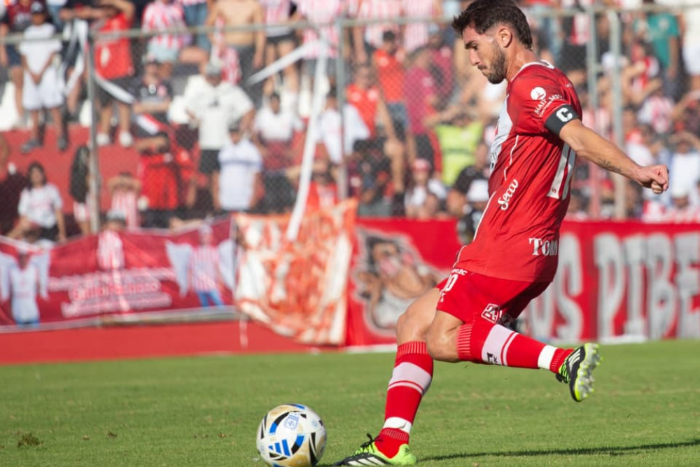 Marcelo Eggel, el eje de Deportivo Maipú en la Primera Nacional