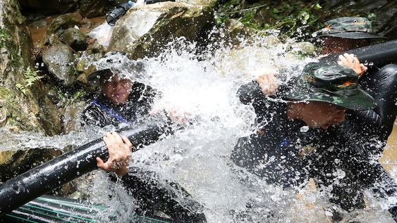 A las pocas horas de que salieran los niños de Tailandia la cueva se inundó completamente