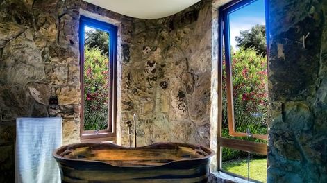 Los Andes | .Con espacios distintivos rodeados de árboles, magia y confort, este hotel ofrece la mejor calidad de servicio para satisfacer los gustos más exigentes.