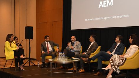 Foro de AEM: empresarios y funcionarios analizaron cómo los costos impositivos y laborales impactan en los negocios.&nbsp;Foto: Ramiro Gomez