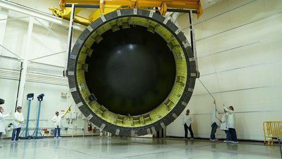 Construcción del microsatélite argentino ATENEA, que participa de la misión Artemis II de la NASA a la Luna