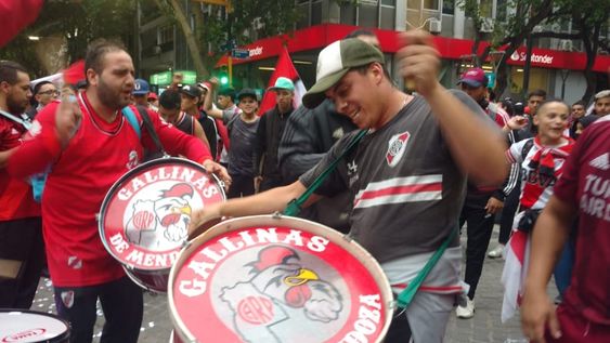 San Martín y Garibaldi fue el escenario elegido para festejar la obtención de la Copa Libertadores 2018 ante Boca en el Santiago Bernabeu / José Gutiérrez.