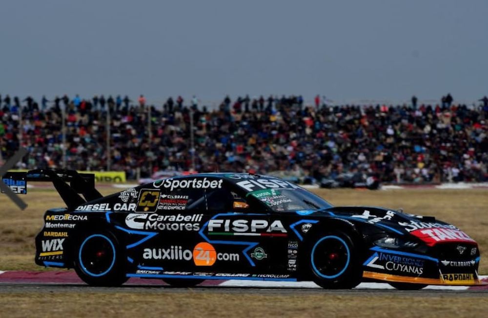 Julián Santero (Ford Mustang) se encuentra en el segundo lugar del campeonato de la Copa de Oro, un triunfo lo coronará campeón por primera vez.