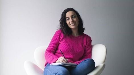 Los Andes | Laura Bolognesi creó la primera saga feminista de la literatura mendocina.