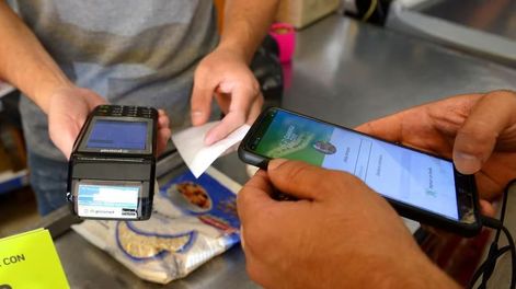 Cómo ahorrar una suma considerable de dinero en supermercados y estaciones de servicio pagando con el BNA.