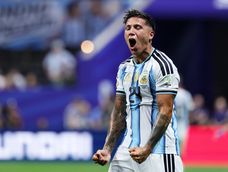 Enzo Fernández tuvo una aparición fantasmal sobre el cierre del encuentro para darle la clasificación a Argentina.&nbsp;