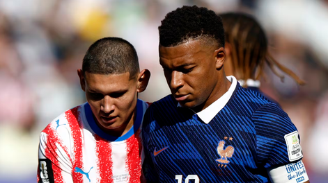 El cruce entre Mbappé y Cáceres dejó una frase viral tras Francia vs. Paraguay.
