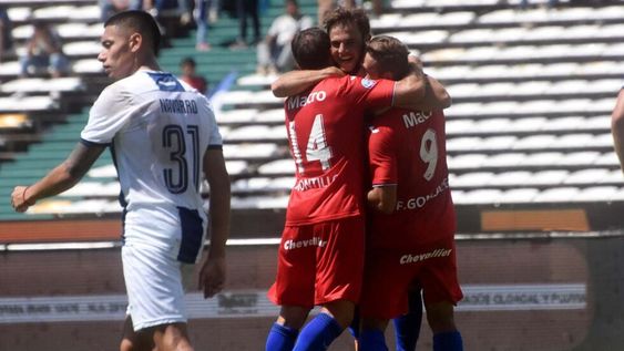 Tigre ganó en Córdoba y se aferra a su sueños de permanencia