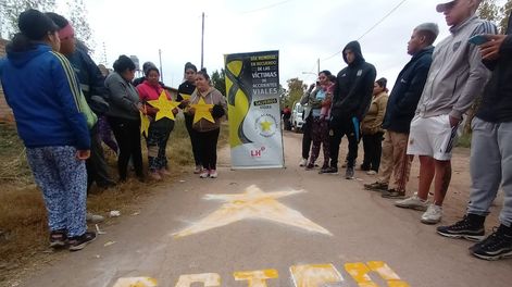 Los Andes | Los familiares colocaron una estrella en barrio Integración, para recordar a Brisa Quiroga.