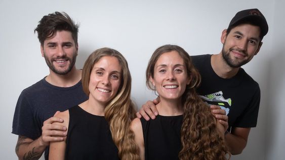 Las gemelas Sol y Mariel Martín Tempestti compartirán ceremonia y fiesta de casamiento el próximo 27 de noviembre, cuando den el sí junto a Lucas Guiñazú y a Andrés Philippens. Foto: Ignacio Blanco / Los Andes.