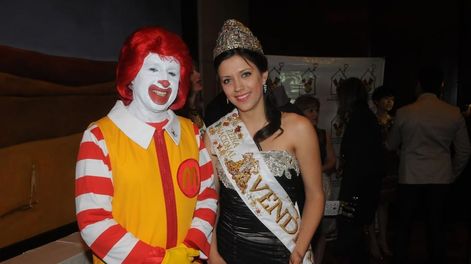 La casa de Ronald McDonald de festejo