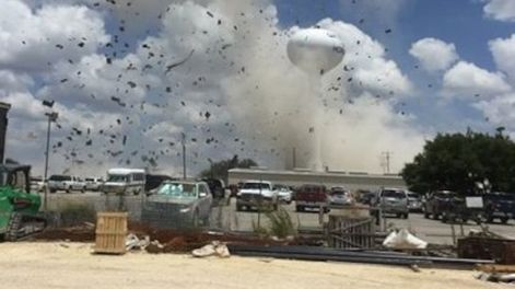 Una explosión en un hospital en Texas dejó al menos un muerto y 12 heridos