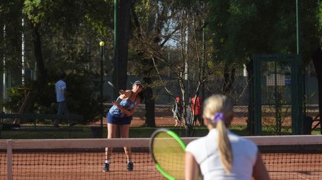 Los Andes | Vuelven las actividades deportivas de tenis y paddle después de meses sin actividad por la cuarentena.