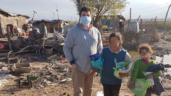 Leandro se unió a la fundación “Hands with heart” y viaja por el mundo para rehabilitar a niños necesitados. “He vuelto con el corazón en mil  pedazos”, admite. Foto: gentileza