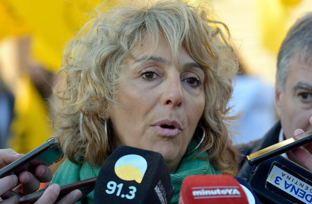 21 Junio 2022 - Política -  MendozaParo de la SaludAsociación Mendocina de Profesionales de la Salud (Ampros) transita una jornada en la cual llamó a realizar un paro sin asistencia a los lugares de trabajo y una concentración en la explanada de la Casa de Gobierno a partir de las 9.La secretaria gremial Claudia IturbeFoto: Orlando Pelichotti / Los Andes