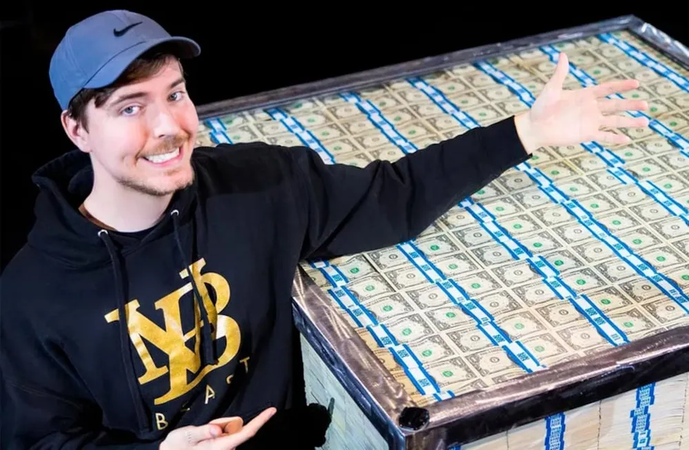 El famoso youtuber Mr. Beast gana aproximadamente 8 millones de dólares por mes.