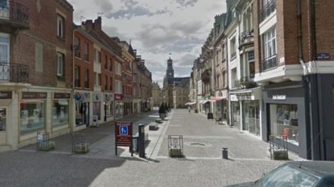 Un hombre vivió diez años en Francia con su papá momificado