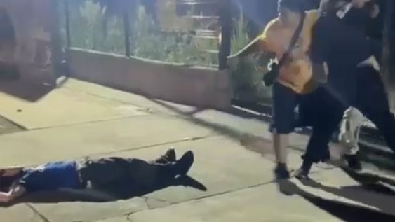 Lo noquearon a la salida de un conocido boliche, está internado y lo tienen que operar