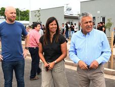 El intendente Esteban Allasino, la subsecretaria de Infraestructura María Badui y el gobernador Alfredo Cornejo. Foto: Prensa Mendoza