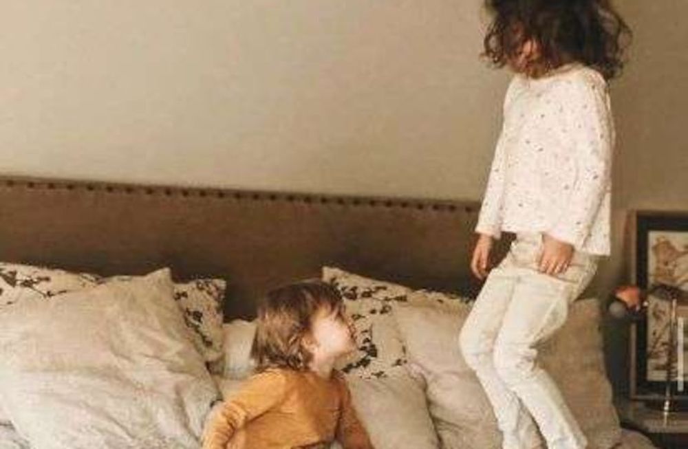 Olivia y Baltazar, hijos de Paula Chaves y Pedro Alfonso.
