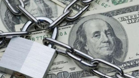 Interna entre el ala económica y el ala política: qué hacer con el dólar