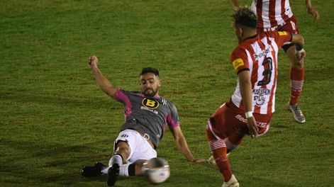 Los Andes | Partido muy parejo entre Gimnasia y San Martín de Tucumán. / José Gutiérrez ( Los Andes).